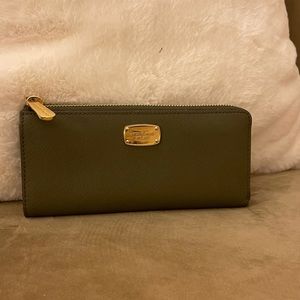 Michael Kors two sided zip wallet